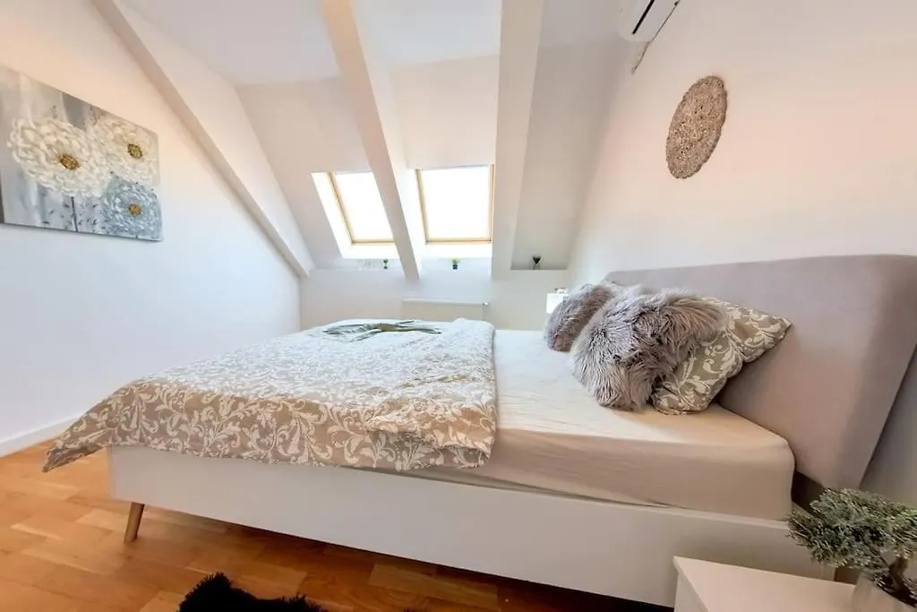Bucharest Central Dd Apartment 0*,  루마니아