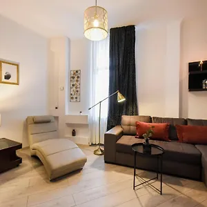 Discover Comfort: Charming & Spacious In The Old Town Bucharest